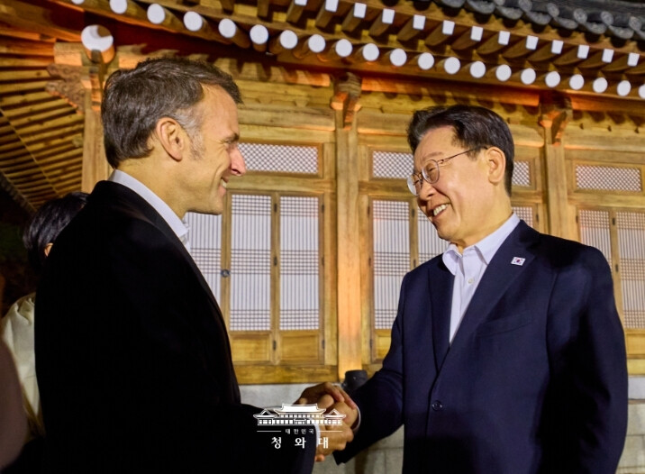 이재명·마크롱, 호르무즈 해협 '안전한 해상수송로' 공동 대응 의지 표명