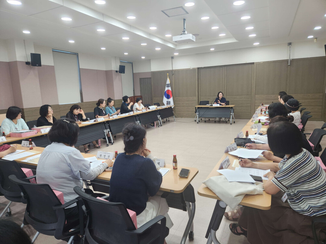 장항읍, 취약 어르신 가정에 방역물품...