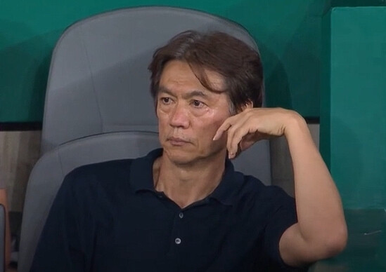 홍명보, 자택 인근 호텔·식당에 협회...